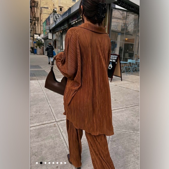 Show me your Mumu everywhere button down size M - Picture 4 of 8